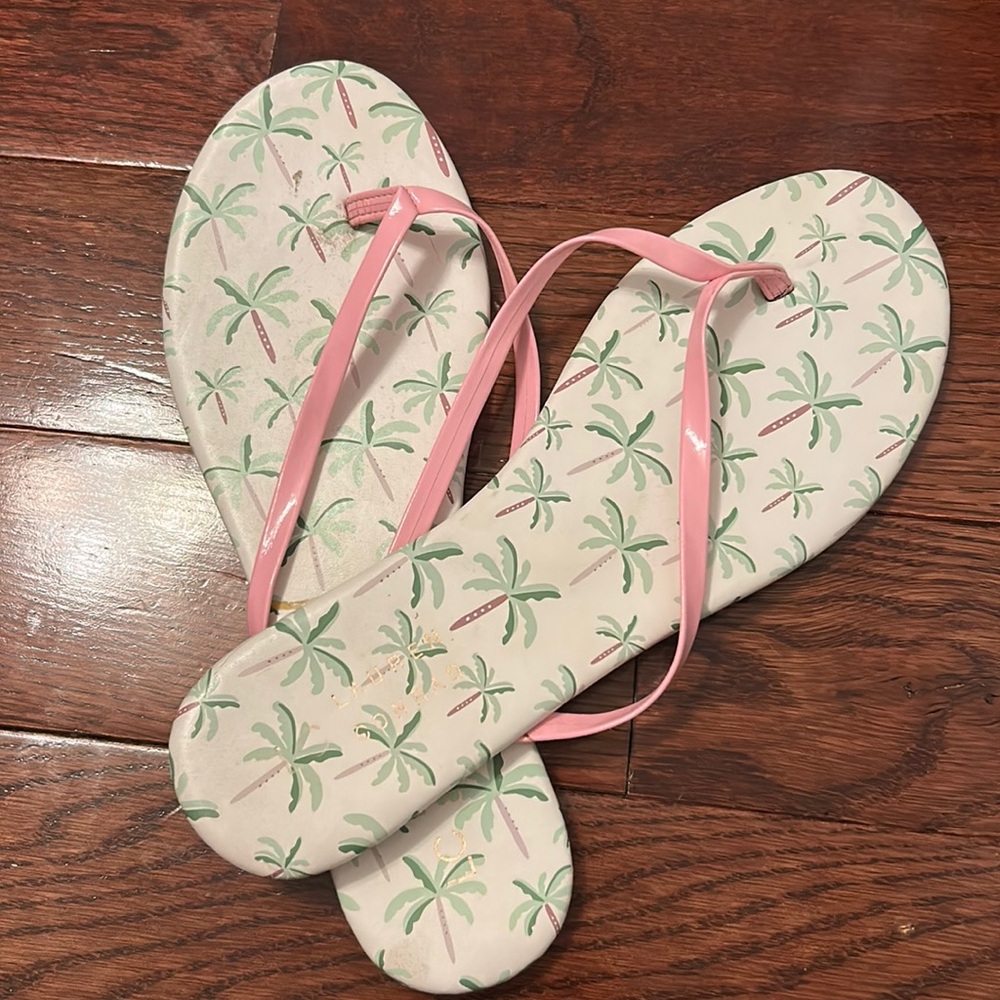 Lauren Conrad flip flops